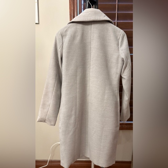 Chic Gray Overcoat - Picture 2 of 3